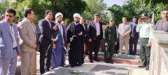 غبار روبی مزار شهدای شهرستان دلفان
