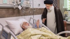 عیادت رئیسی از آیت نوری همدانی