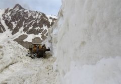 بارش ۲ متری برف در سی سخت