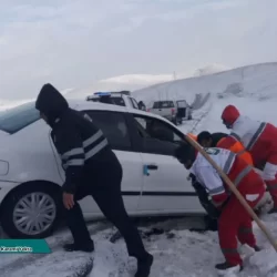 نجات جان ۲۵ نفر در ۱۵ خودرو‌ گردنه گشور
