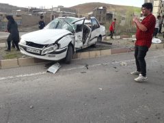 برخورد خودرو با تیر چراغ برق